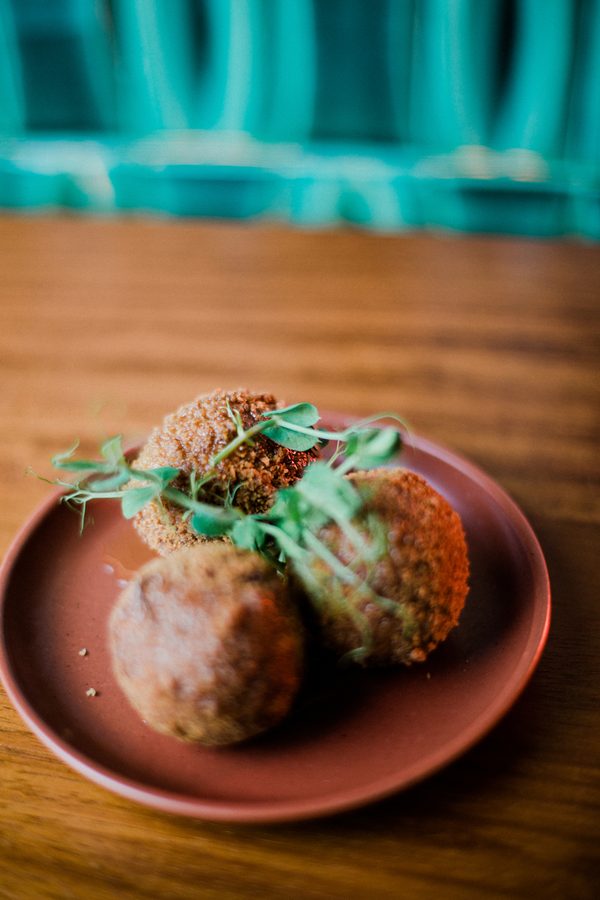Croquetes de carne tradicionais no Lago Lisboa